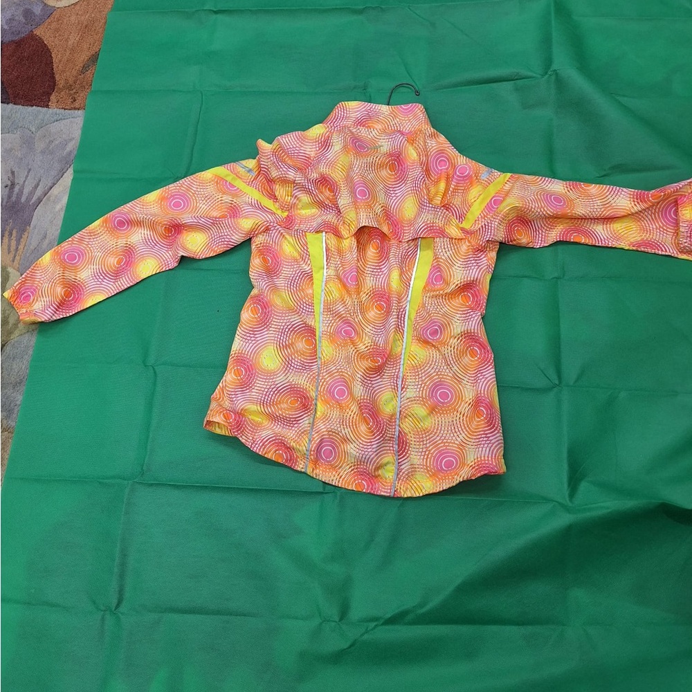Saucony Women's Yellow and Pink Swirl Top